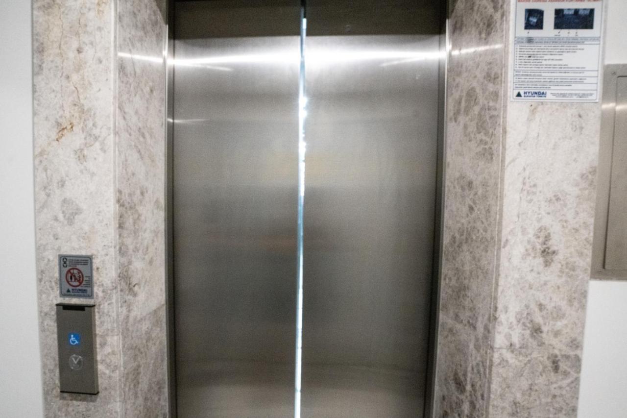 Near Airport Metro 1-bdr Wi-fipoolgym Daire