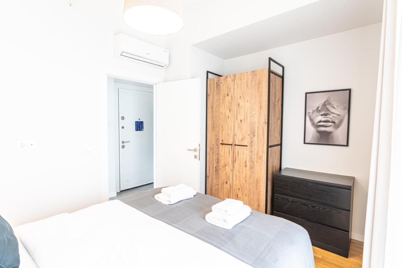 Near Airport Metro 1-bdr Wi-fipoolgym * İstanbul