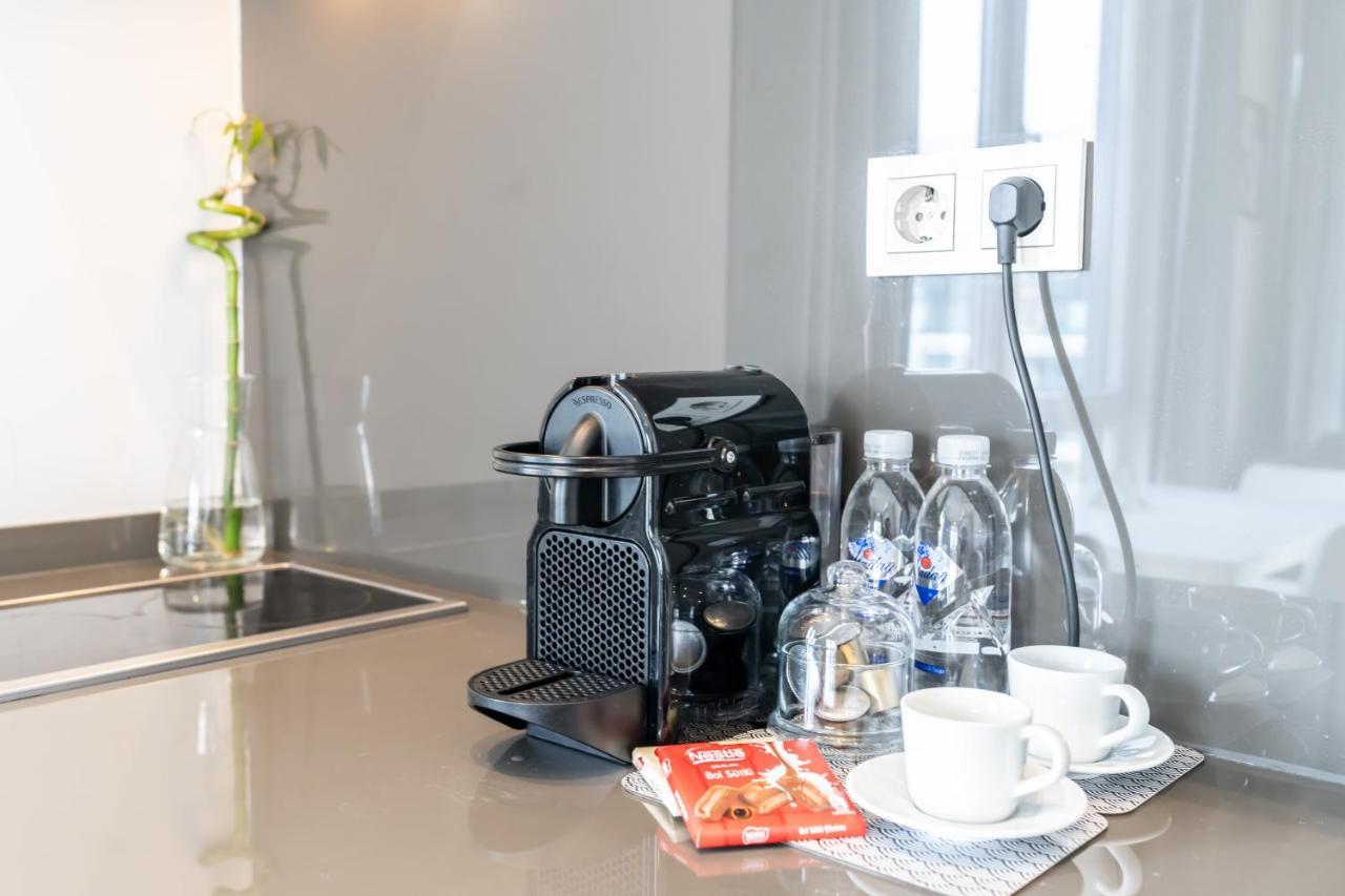 Daire Near Airport Metro 1-bdr Wi-fipoolgym
