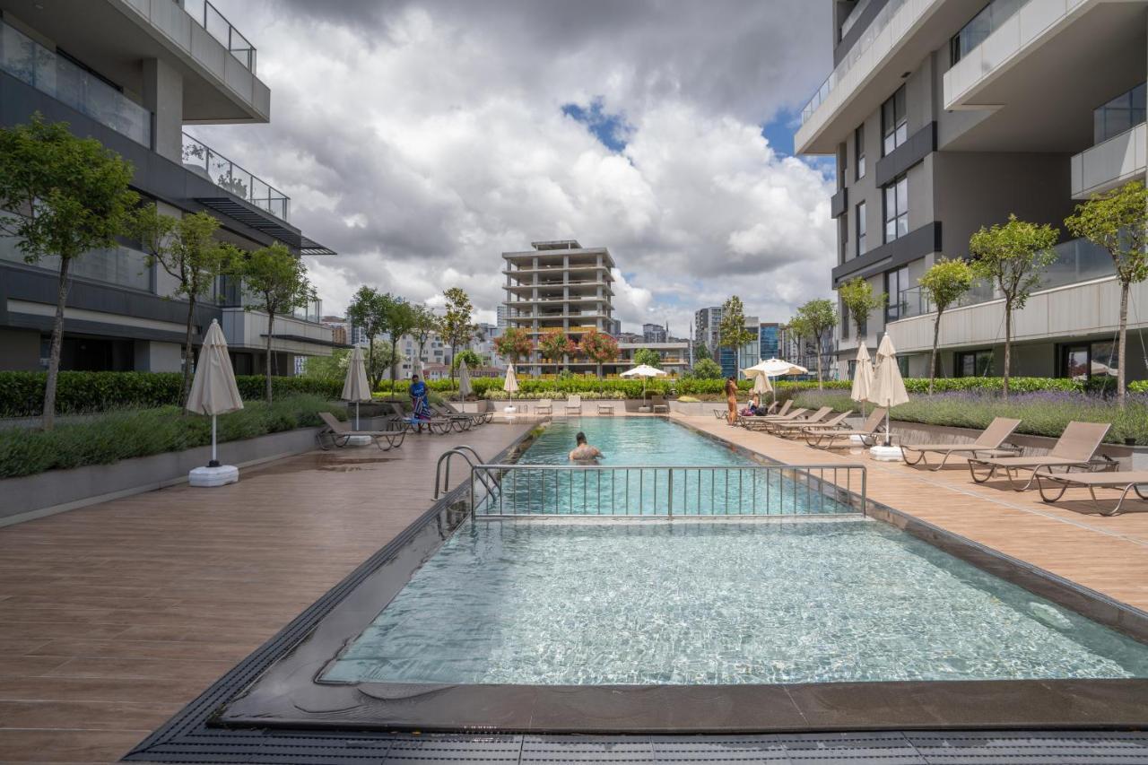 Daire Near Airport Metro 1-bdr Wi-fipoolgym *